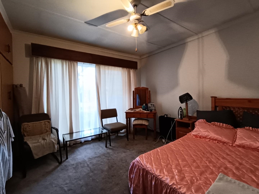 6 Bedroom Property for Sale in Heuwelsig Free State